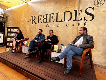 José Manuel Valenzuela presentó su libro “Corridos tumbados” en Sándor Márai Librería